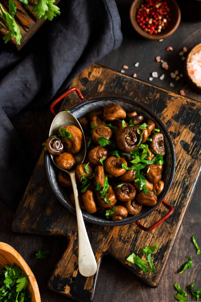 BALSAMIC ROASTED MUSHROOMS & HERBYKALE MASHED POTATOES